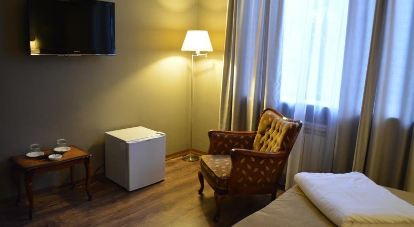 Тбилиси: Three Rooms Hotel