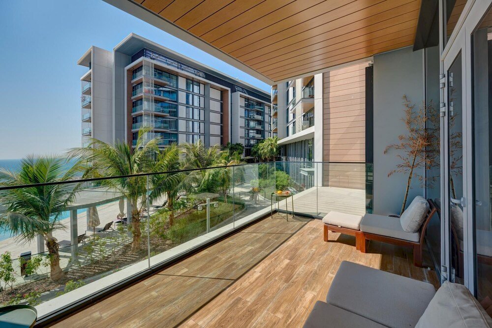 Дубай: Urban Island Getaway on Bluewaters