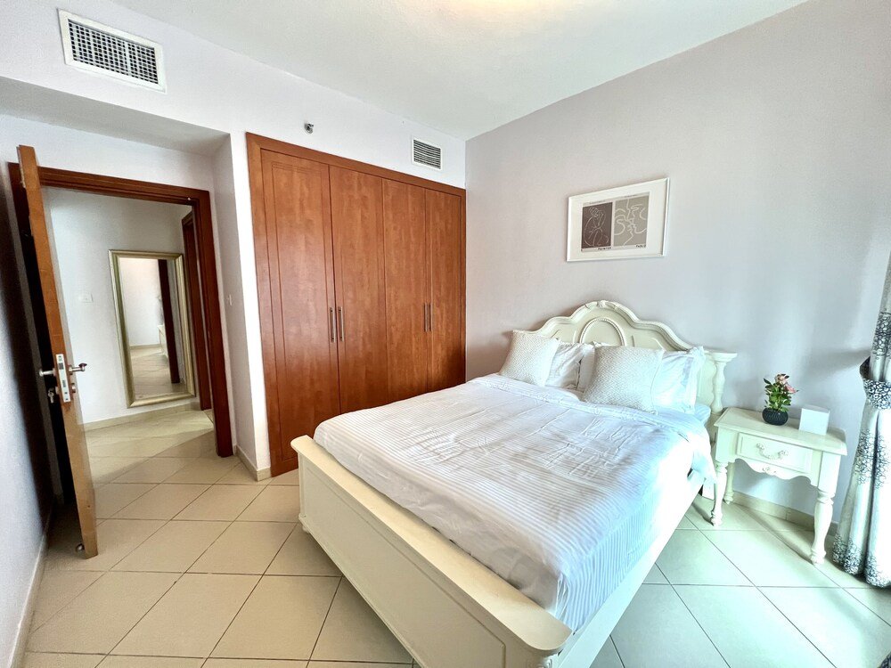Дубай: SuperHost - Dazzling Marina Views From This Diamond Apartment