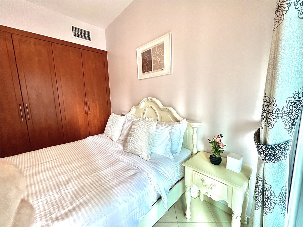 Дубай: SuperHost - Dazzling Marina Views From This Diamond Apartment
