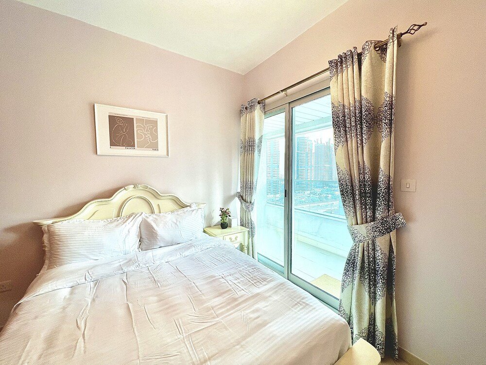 Дубай: SuperHost - Dazzling Marina Views From This Diamond Apartment