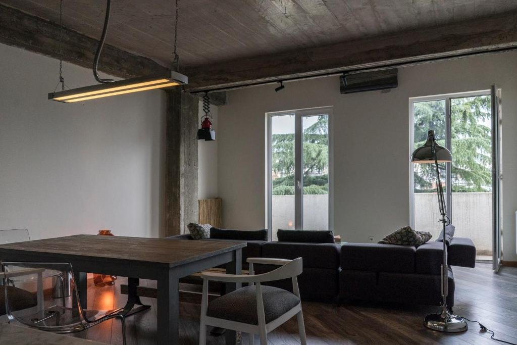 Тбилиси: Sunset Loft in Mint Condition