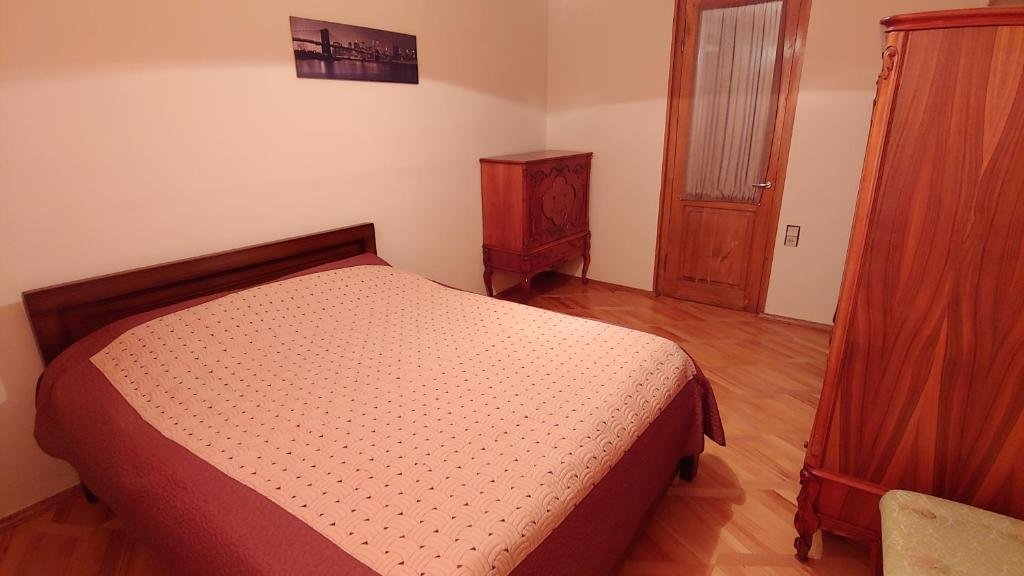 Тбилиси: Saakadze Square Apartment