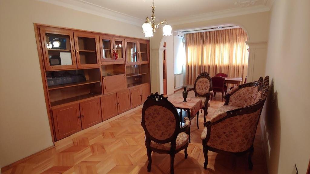 Тбилиси: Saakadze Square Apartment