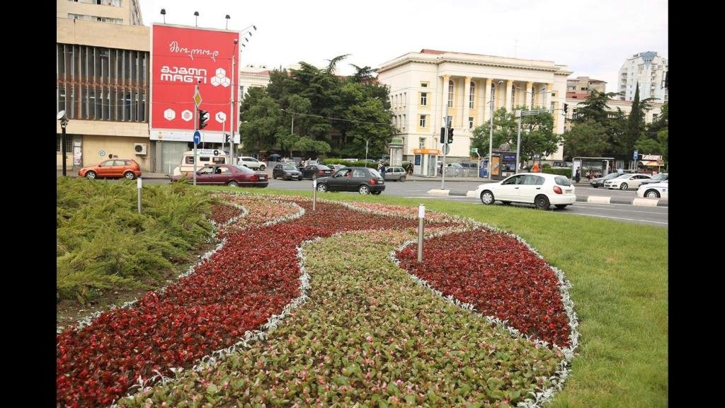 Тбилиси: Saakadze Square Apartment