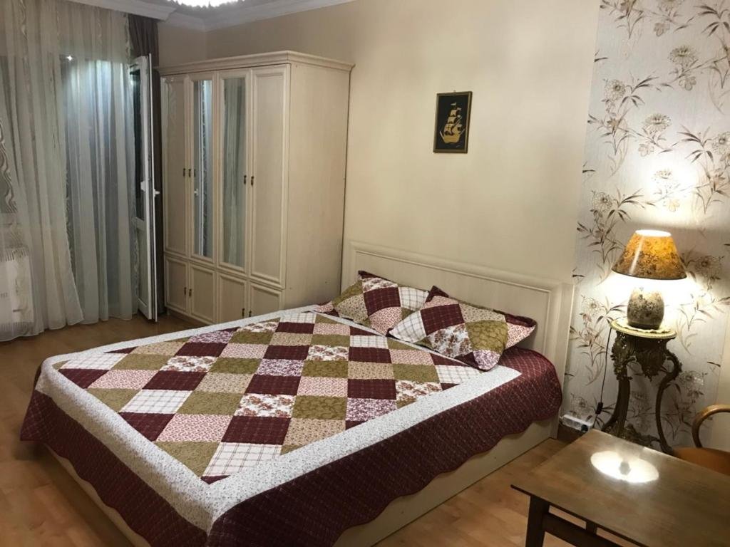 Тбилиси: SandroNika Apartments