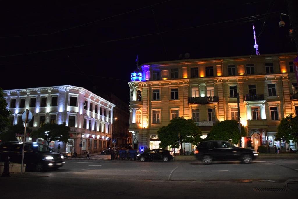 Тбилиси: Tbilisi Modern Apartment on Rustaveli avenue