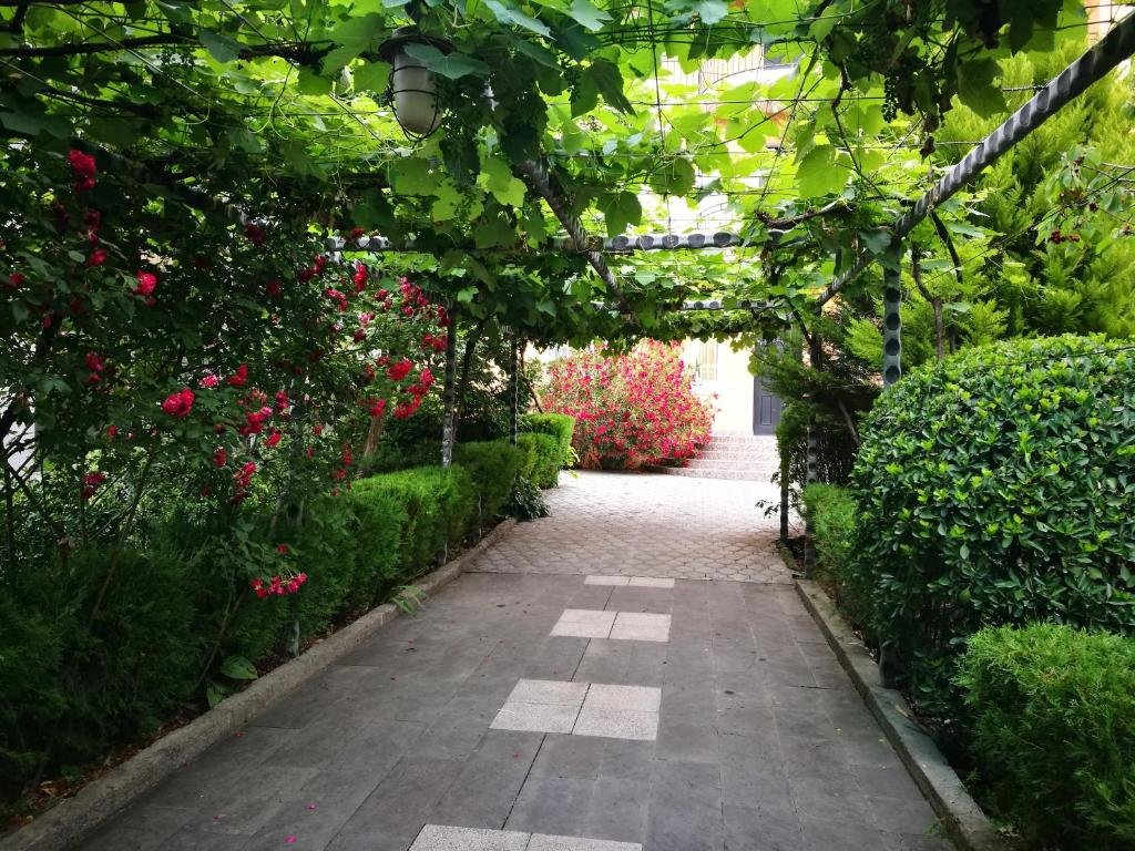 Тбилиси: Varketili Garden