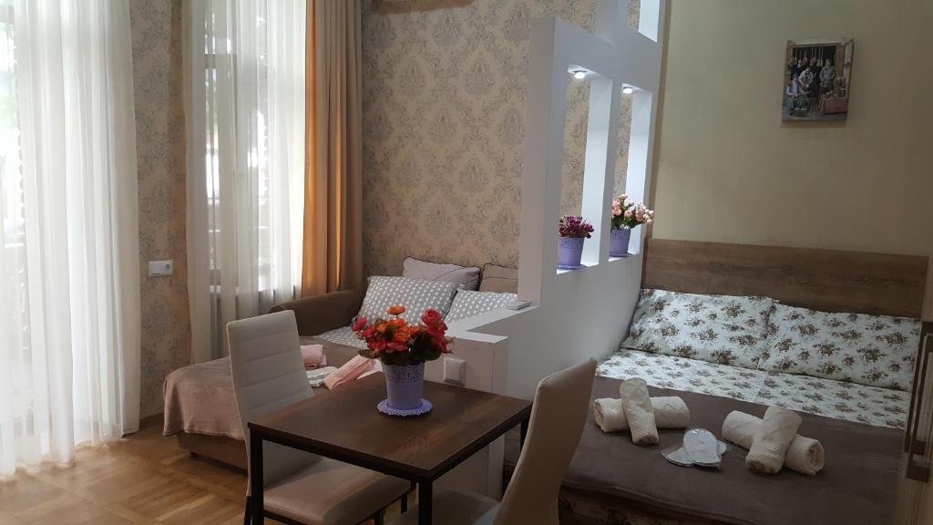 Тбилиси: Sweet Home Mtatsminda