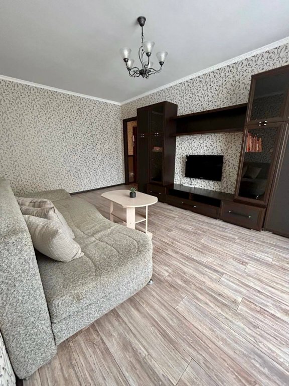 Междуреченск: Апартаменты Двухкомнатная Квартира в Центре Города