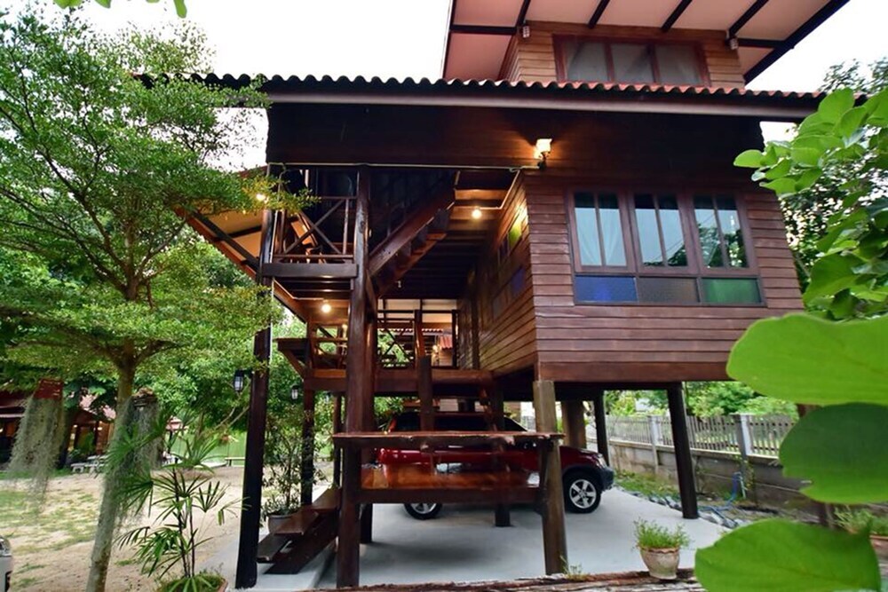 Сирача: Baan Lanwa Homestay