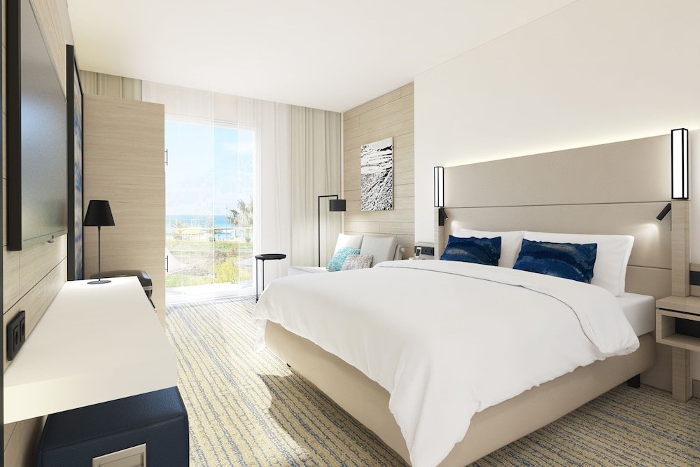 Батуми: Courtyard by Marriott Batumi