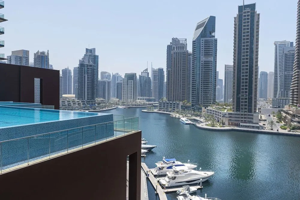 Дубай: Jumeirah Living Marina Gate Hotel and Apartments