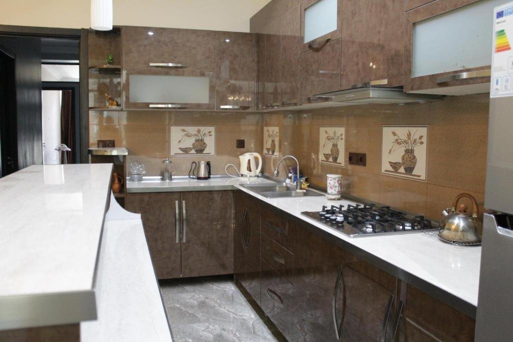 Батуми: Three-Bedroom Apartment in Batumi, near the Black Sea