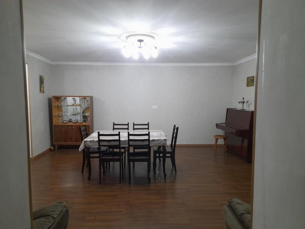 Амбролаури: Guest Tsibena House in Racha