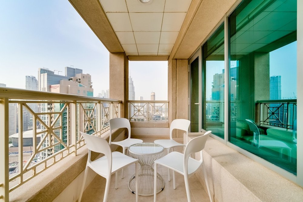 Дубай: Waves Ease By Emaar Apartment
