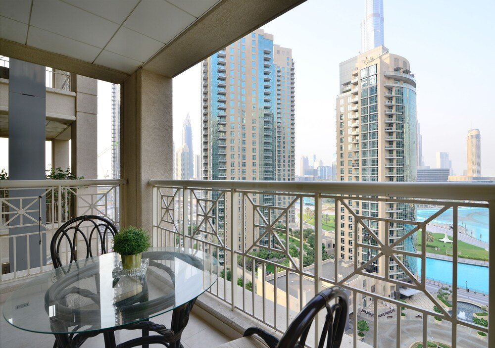 Дубай: Waves Ease By Emaar Apartment