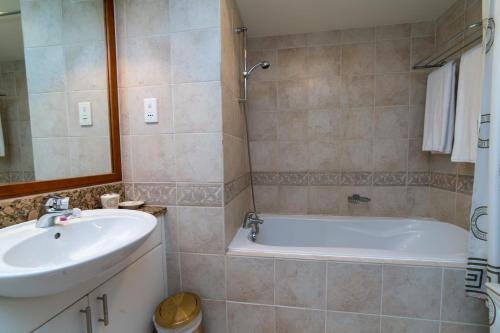 Дубай: Vacation Bay - Brand New 2 BR in MESK Tower