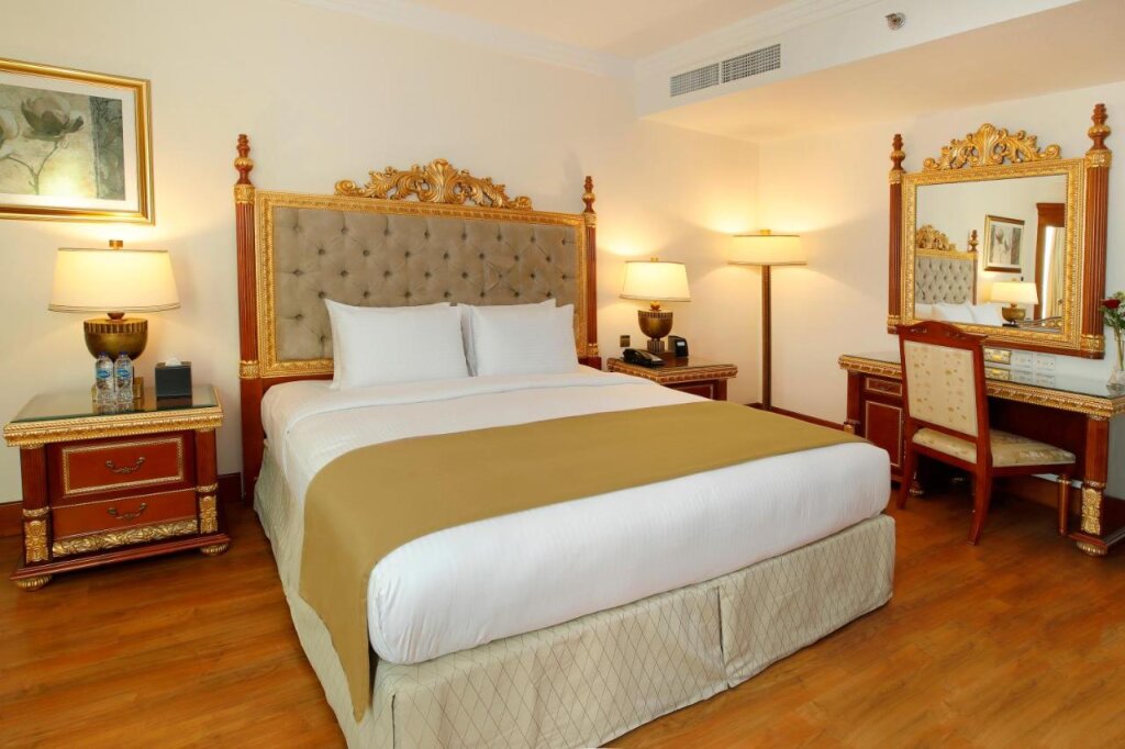 Дубай: Holiday Inn Bur Dubai - Embassy District
