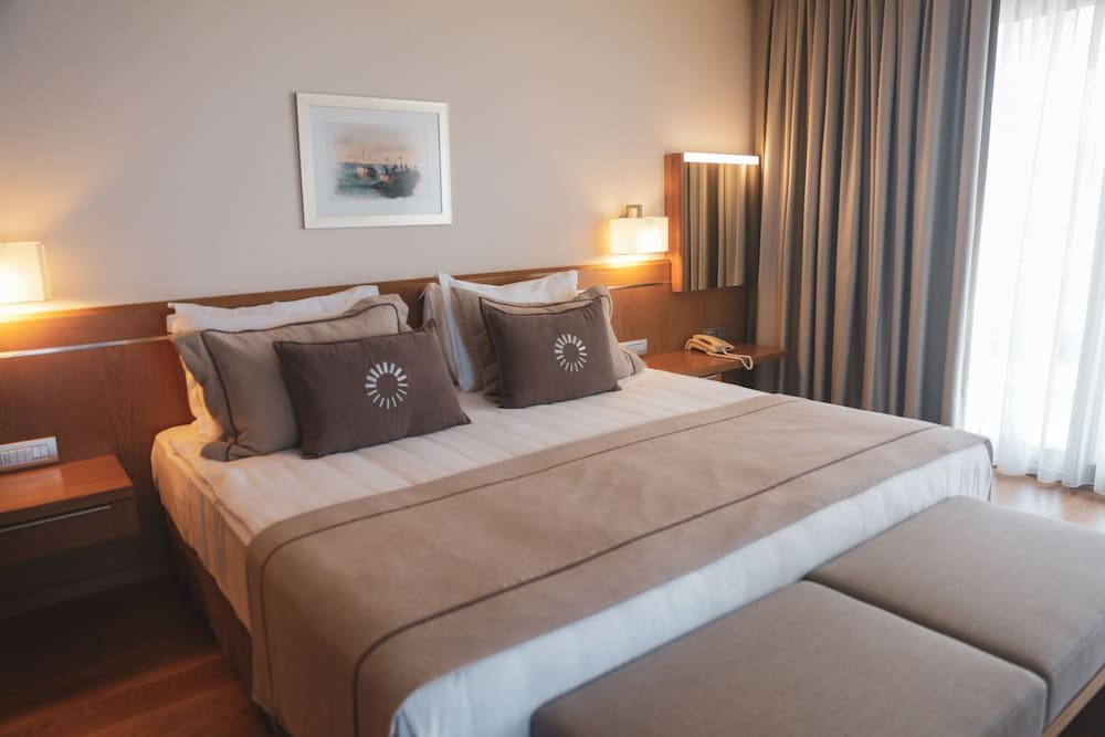 Onlive Deluxe Hotel — фото 1