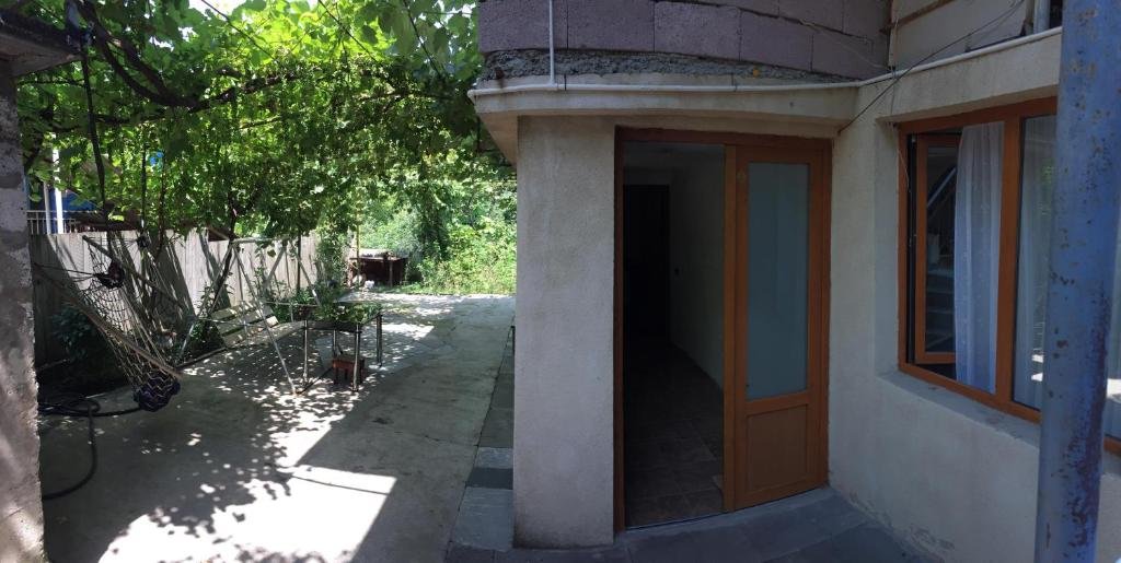 Боржоми: lashas guesthouse