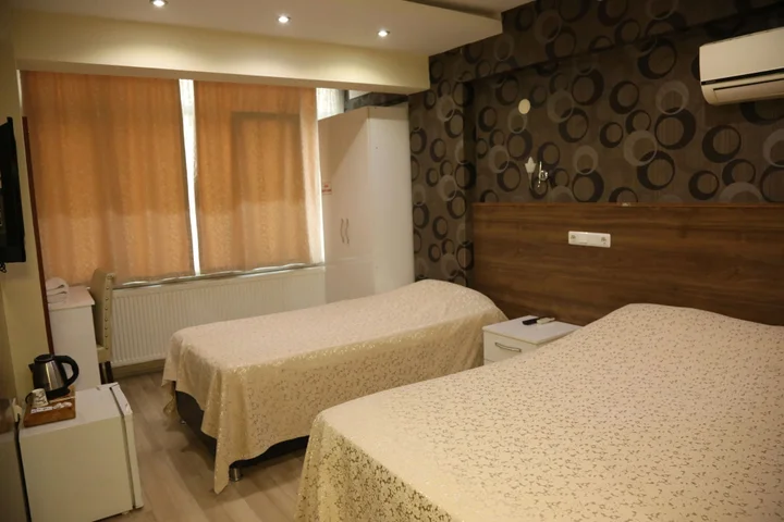 Боябат: Mentes Otel