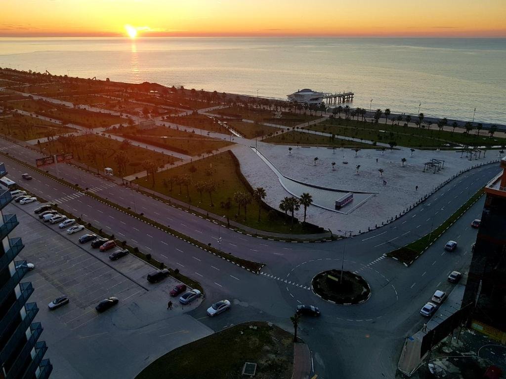 Батуми: Orient Lux Apartments With Sea View