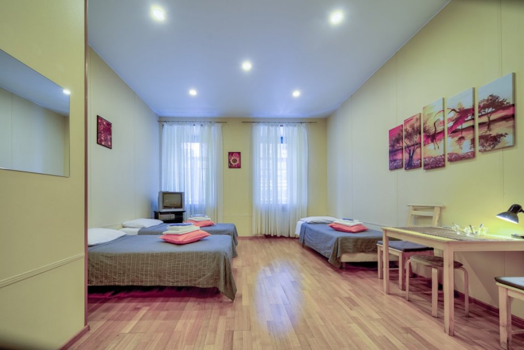 Санкт-Петербург: Guroo Hostel