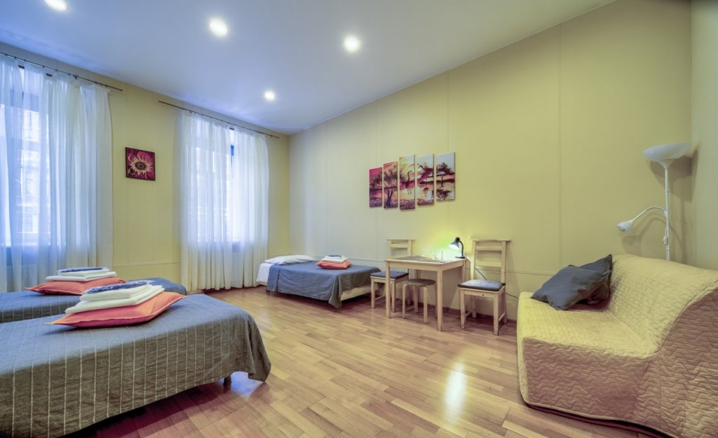 Санкт-Петербург: Guroo Hostel