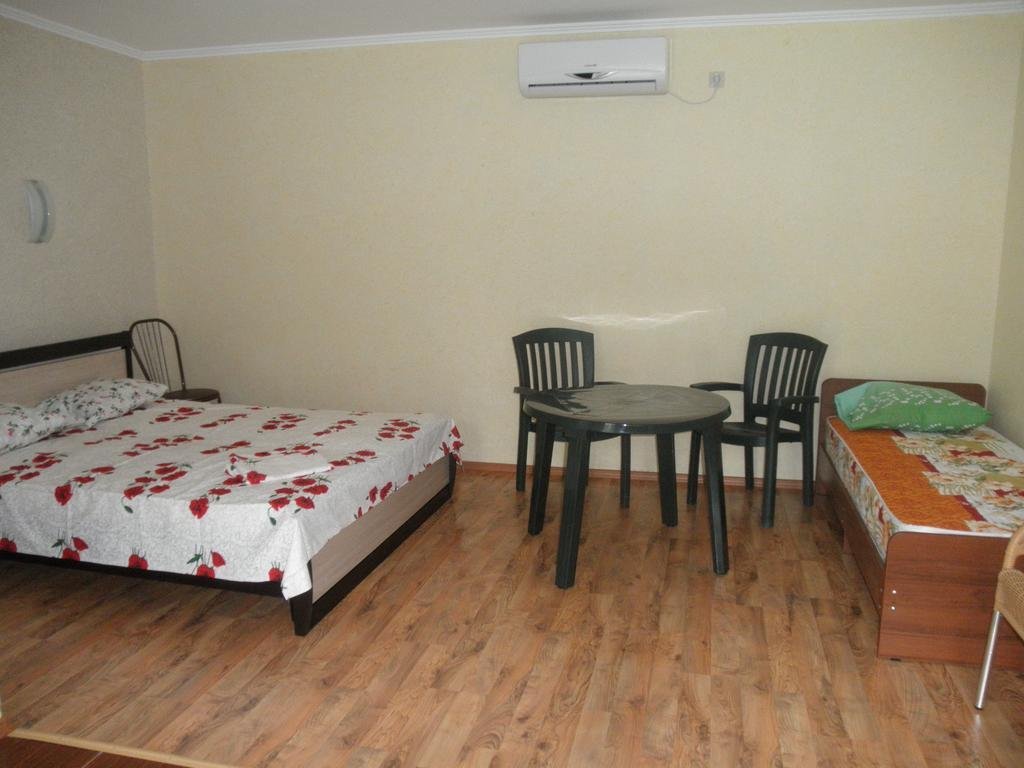 Гудаута: 7 Palm Apartments