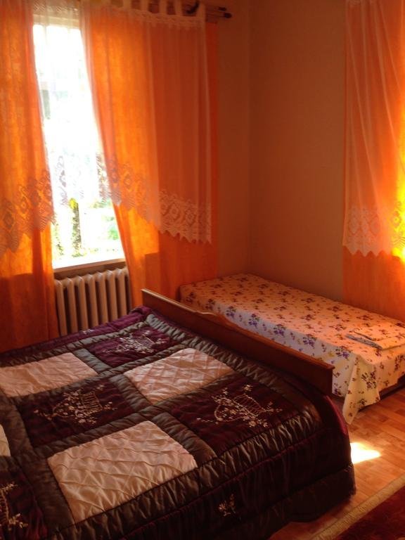 Гагра: Holiday Home on Bestuzhego Marlinskogo 3 Guest House