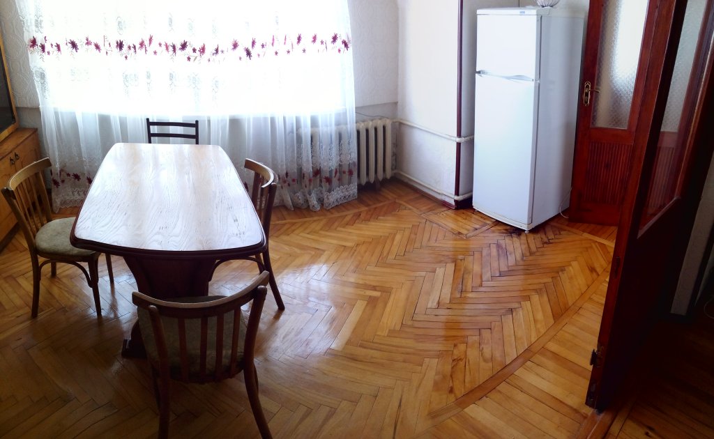 Пицунда: Trehkomnatnaya Kvartira Apartments