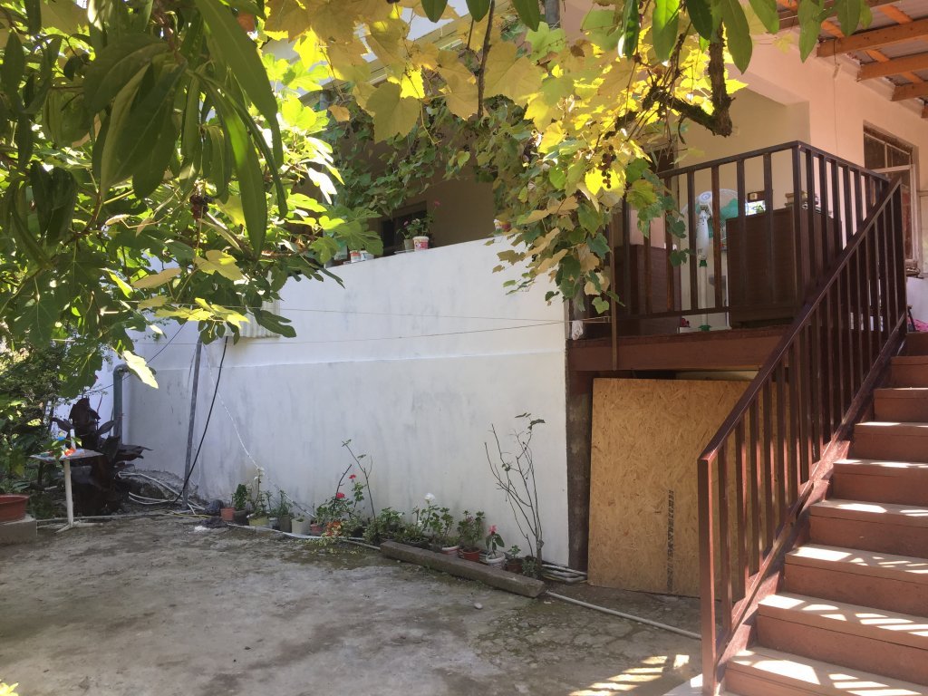 Новый Афон: U Donaryi Guest House