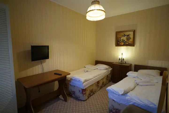 Янино-1: Гостевой дом Helen's Home