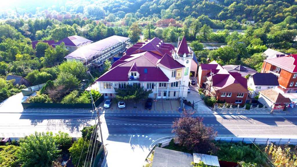 Шепси: Tower House