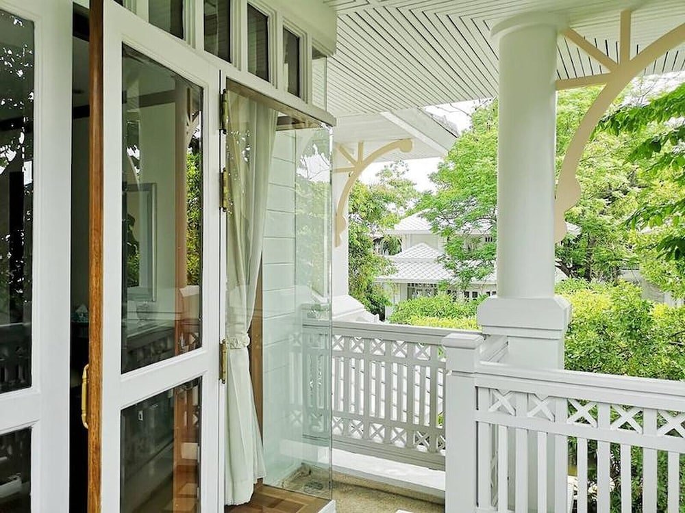 Бангкок: Royal Riverside Villa River View Suite