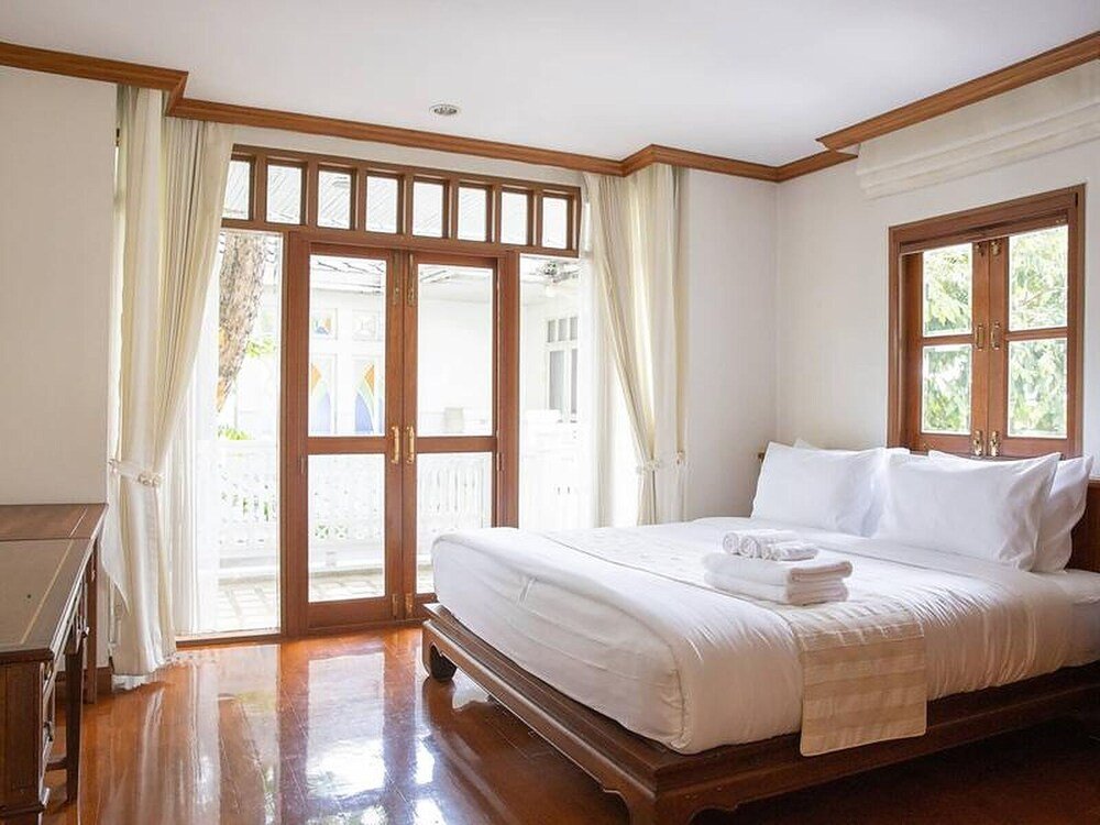 Бангкок: Royal Riverside Villa River View Suite