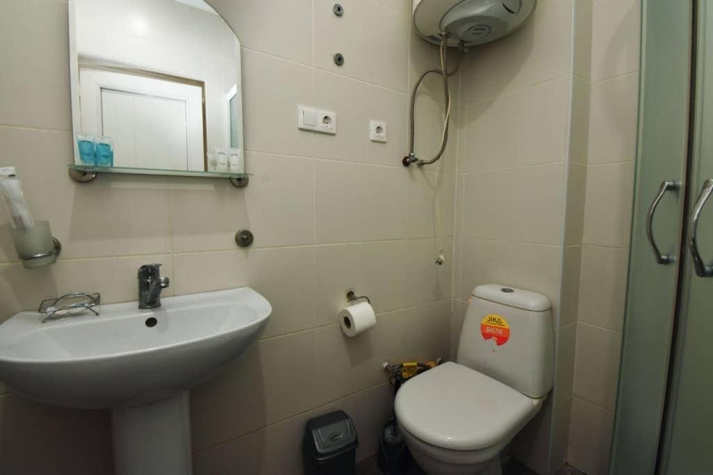 Бакуриани: Sunny apt With balcony in the heart of Bakuriani