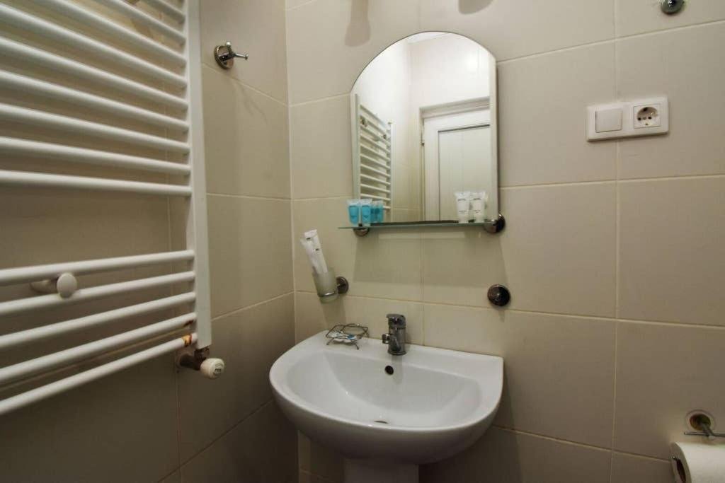 Бакуриани: Sunny apt With balcony in the heart of Bakuriani