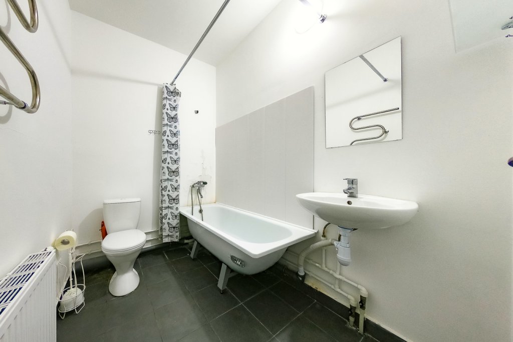 Екатеринбург: Apartments on Akademika Parina street 46/5