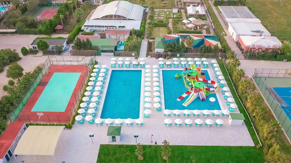 Аксу: Wyndham Garden Lara