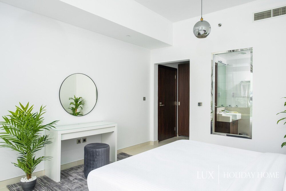 Дубай: LUX Holiday Home - Azure Residence 4
