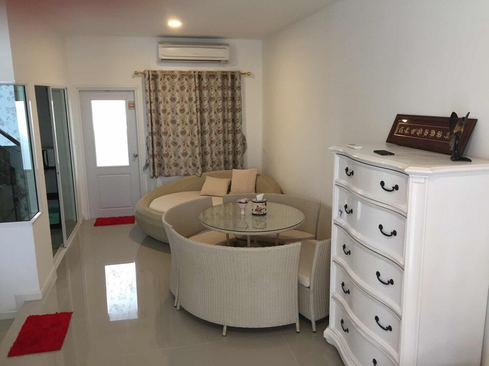 Сирача: Private House in Sriracha