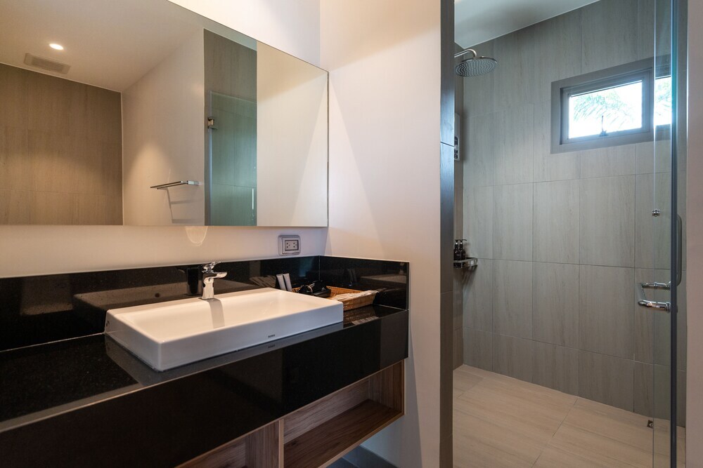 Тхаланг: Escape Villas at Shambhala Grand