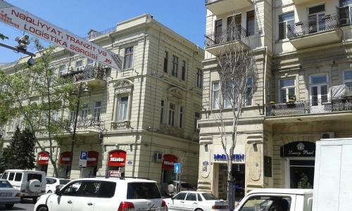 Баку: 28 MAJ Street NEFT AKADEMIA