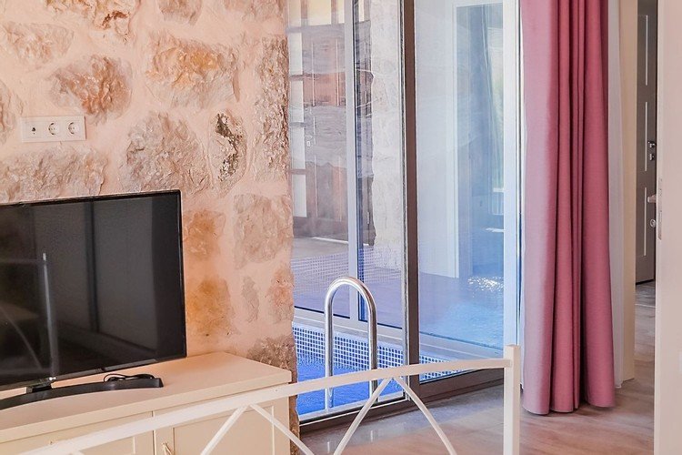 Исламлар: Villa Feronia