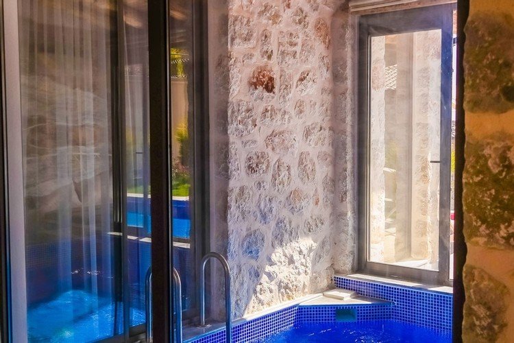 Исламлар: Villa Feronia