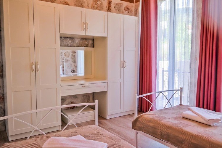 Исламлар: Villa Feronia