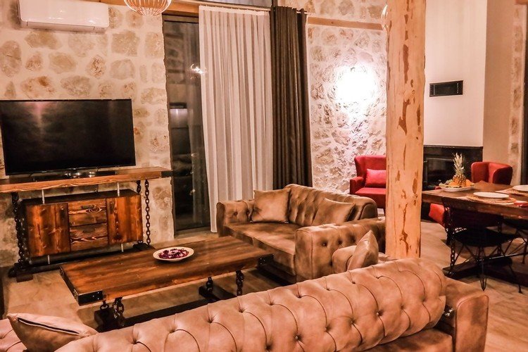 Исламлар: Villa Feronia