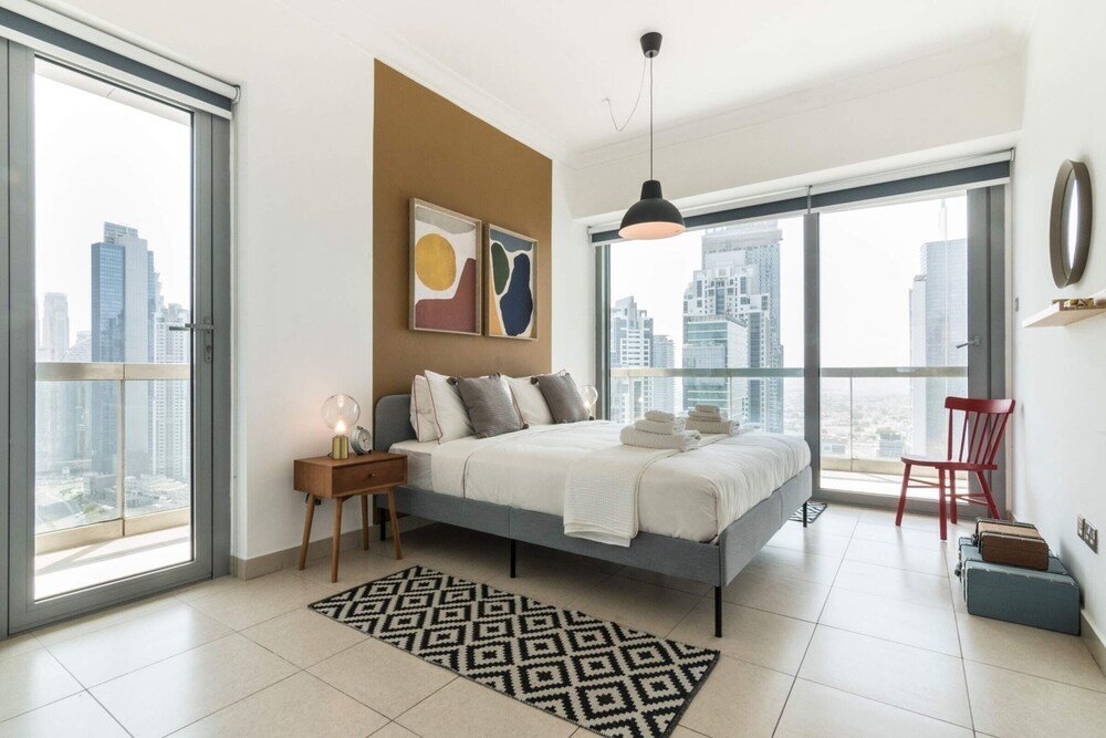 Дубай: Modern Apt w/ Beautiful City Views in Downtown Dubai